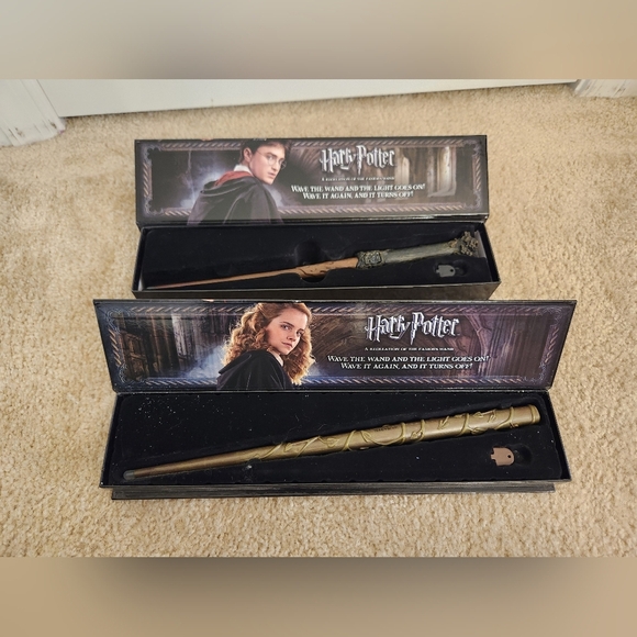 Hermione Granger+ Harry Potter Illuminating Wand The Noble Collection - Picture 2 of 2